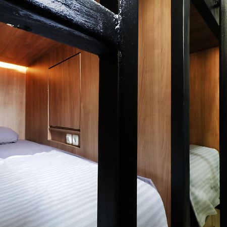 Oliver'S Guest House Тангеранг Экстерьер фото