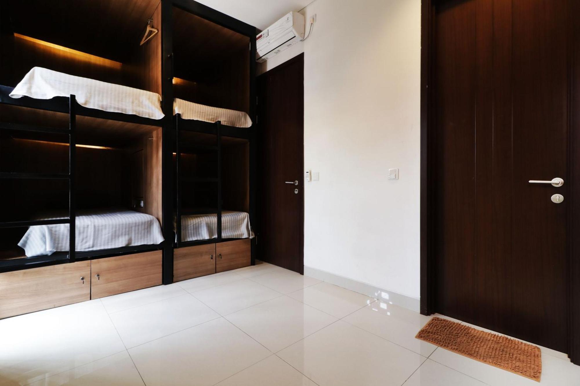 Oliver'S Guest House Тангеранг Экстерьер фото